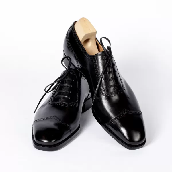 Saint Crispin's Black "V-Cap" Oxfors Made Of Hand-Colored Calfskin